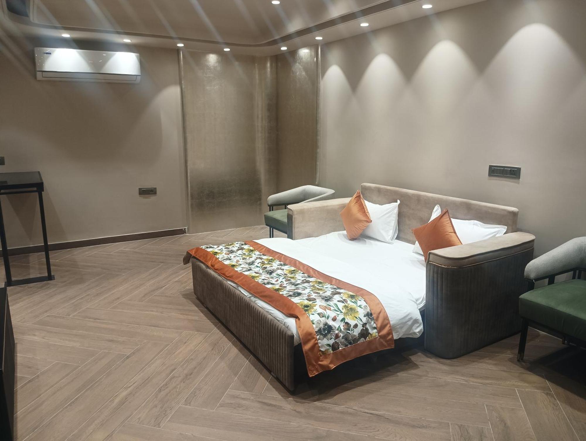 Hotel Cullinan By Qotel Janakpuri Delhi  Ngoại thất bức ảnh