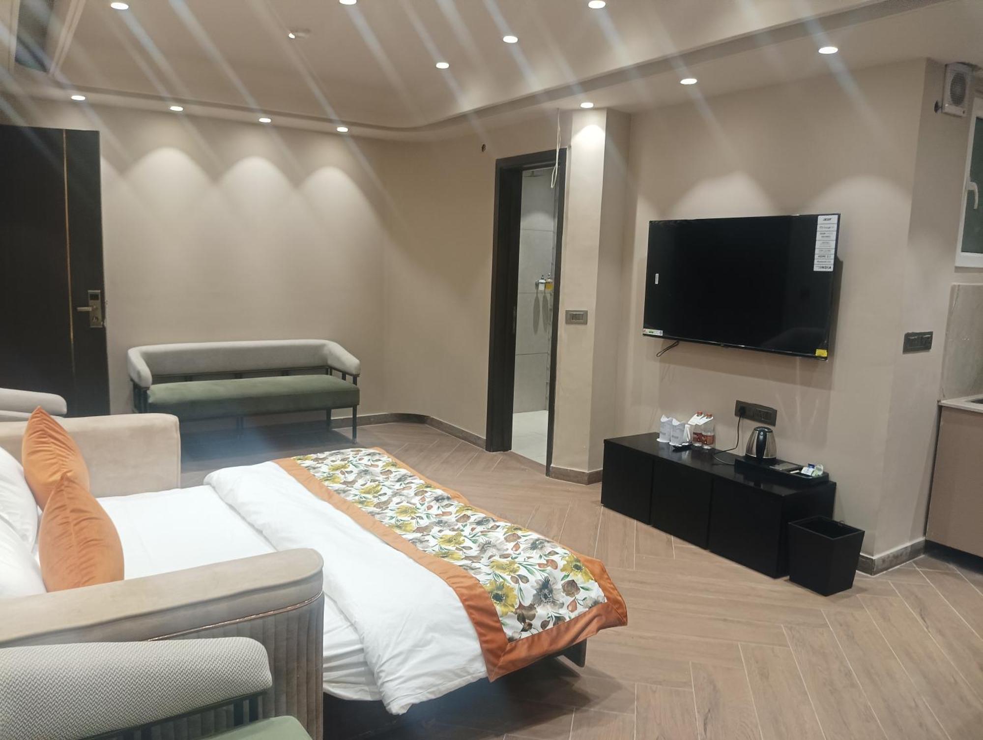 Hotel Cullinan By Qotel Janakpuri Delhi  Ngoại thất bức ảnh
