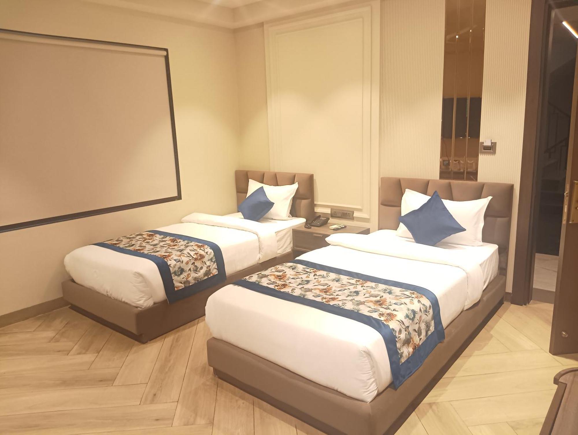 Hotel Cullinan By Qotel Janakpuri Delhi  Ngoại thất bức ảnh