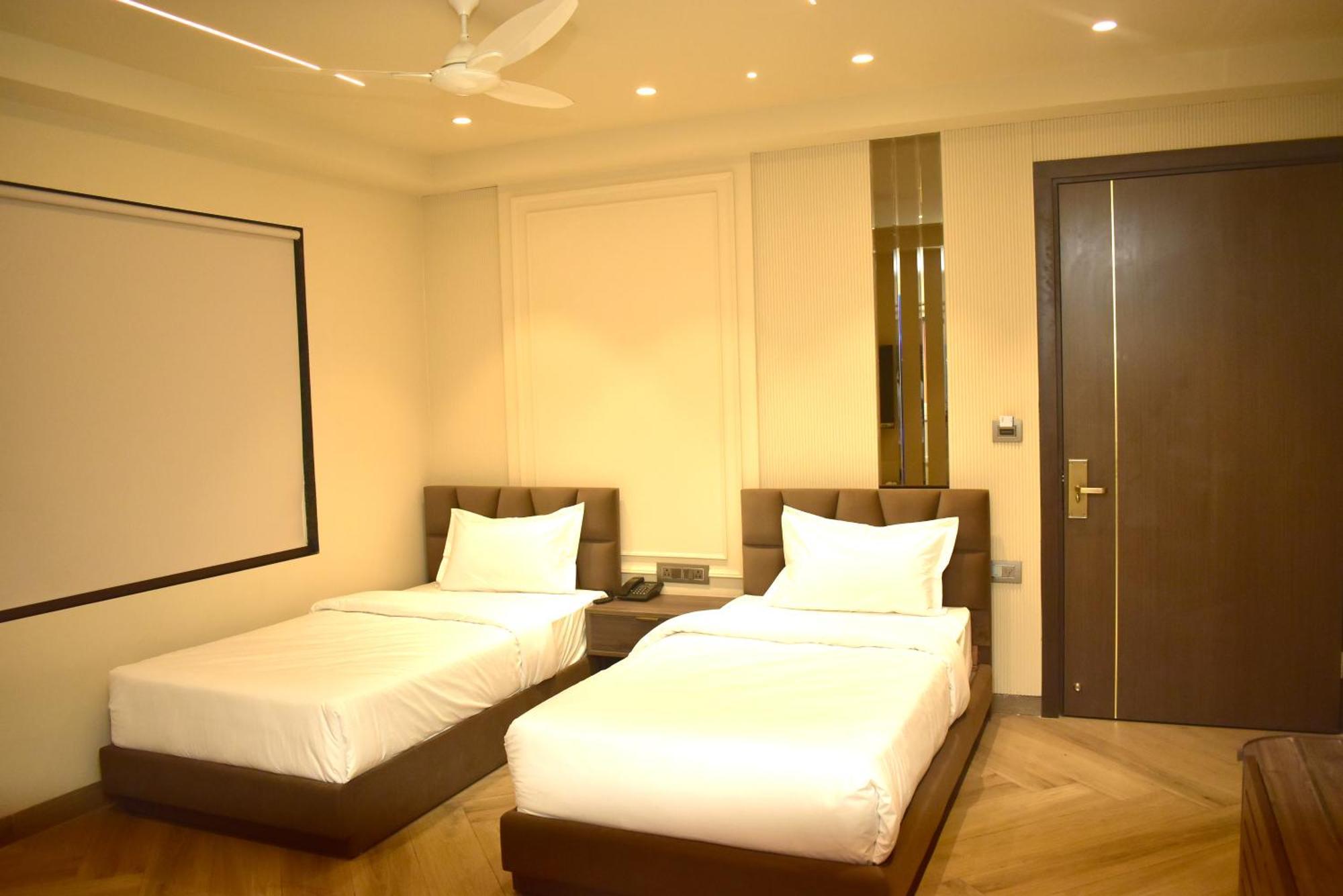 Hotel Cullinan By Qotel Janakpuri Delhi  Ngoại thất bức ảnh