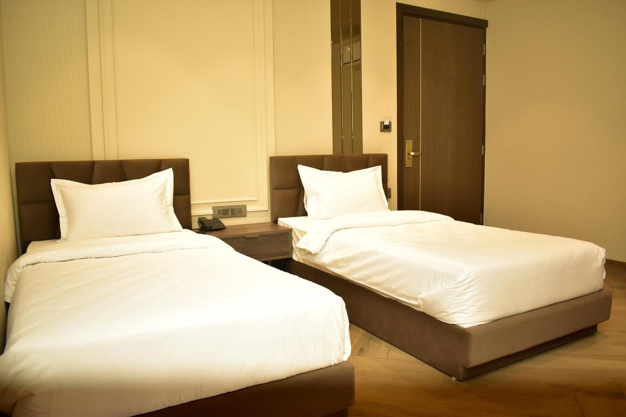 Hotel Cullinan By Qotel Janakpuri Delhi  Ngoại thất bức ảnh