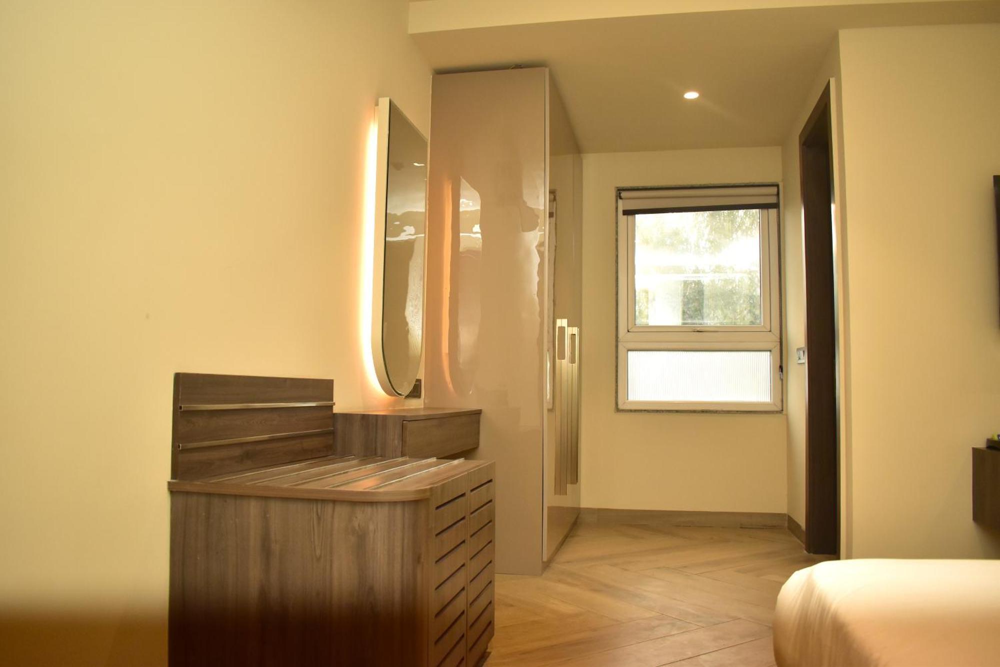 Hotel Cullinan By Qotel Janakpuri Delhi  Ngoại thất bức ảnh