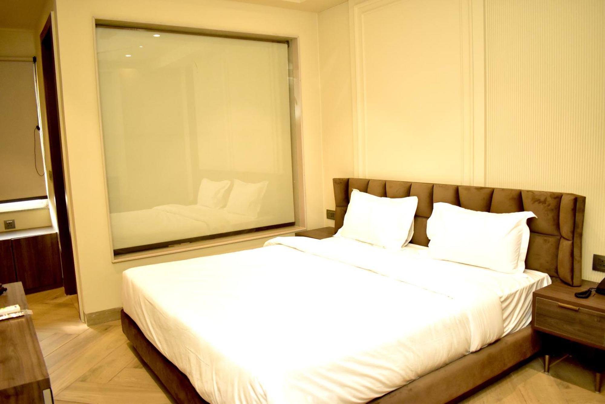 Hotel Cullinan By Qotel Janakpuri Delhi  Ngoại thất bức ảnh