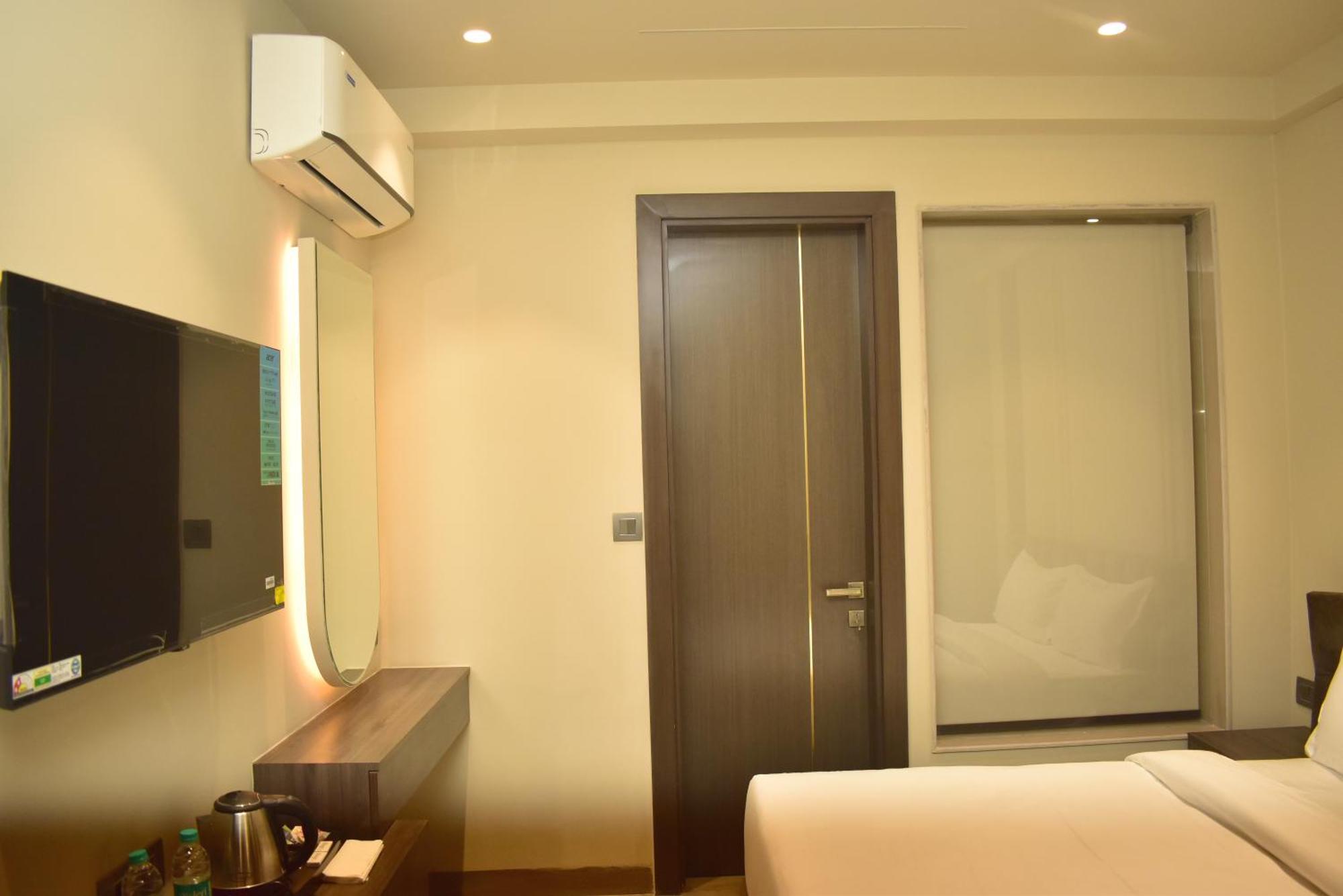 Hotel Cullinan By Qotel Janakpuri Delhi  Ngoại thất bức ảnh