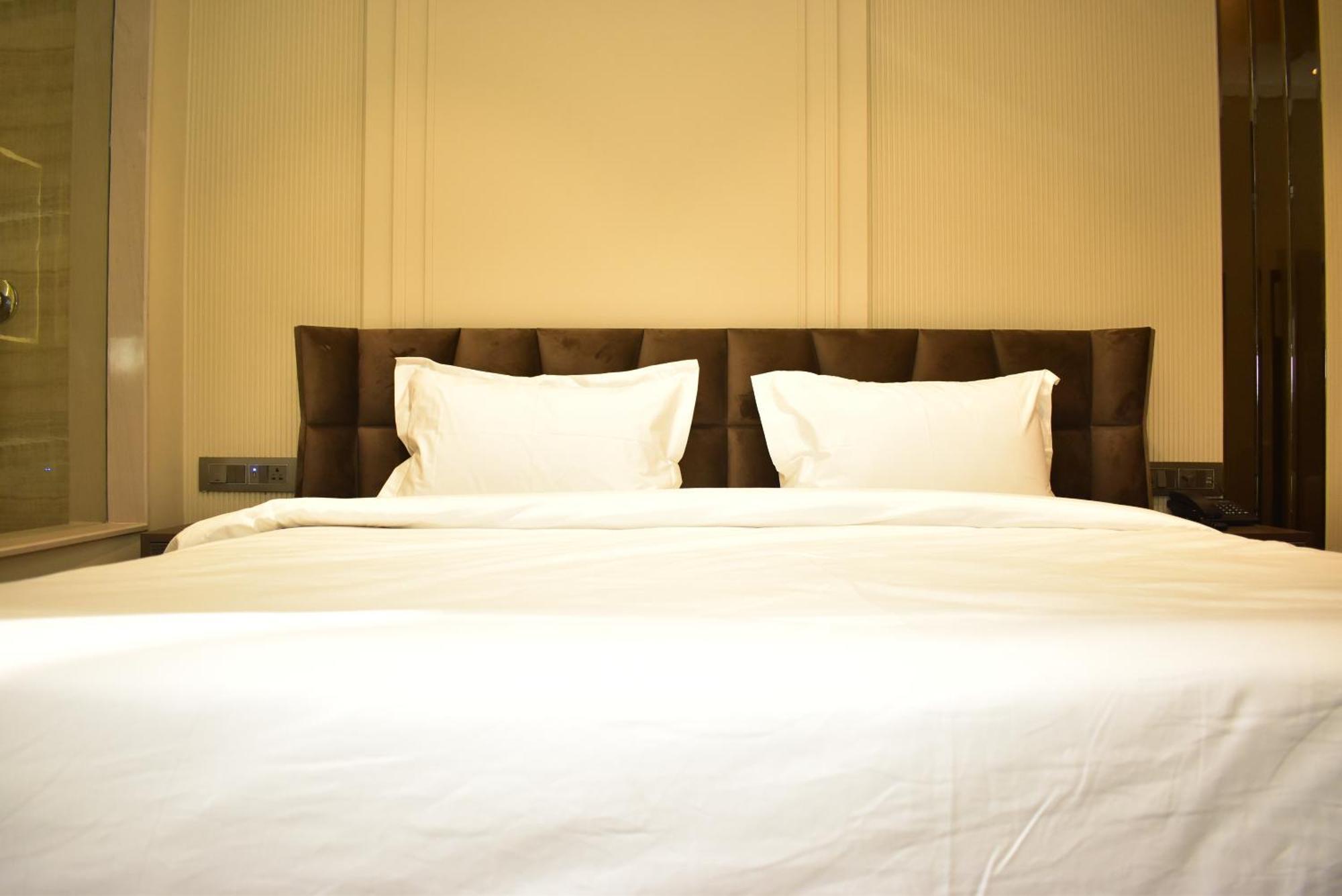 Hotel Cullinan By Qotel Janakpuri Delhi  Ngoại thất bức ảnh