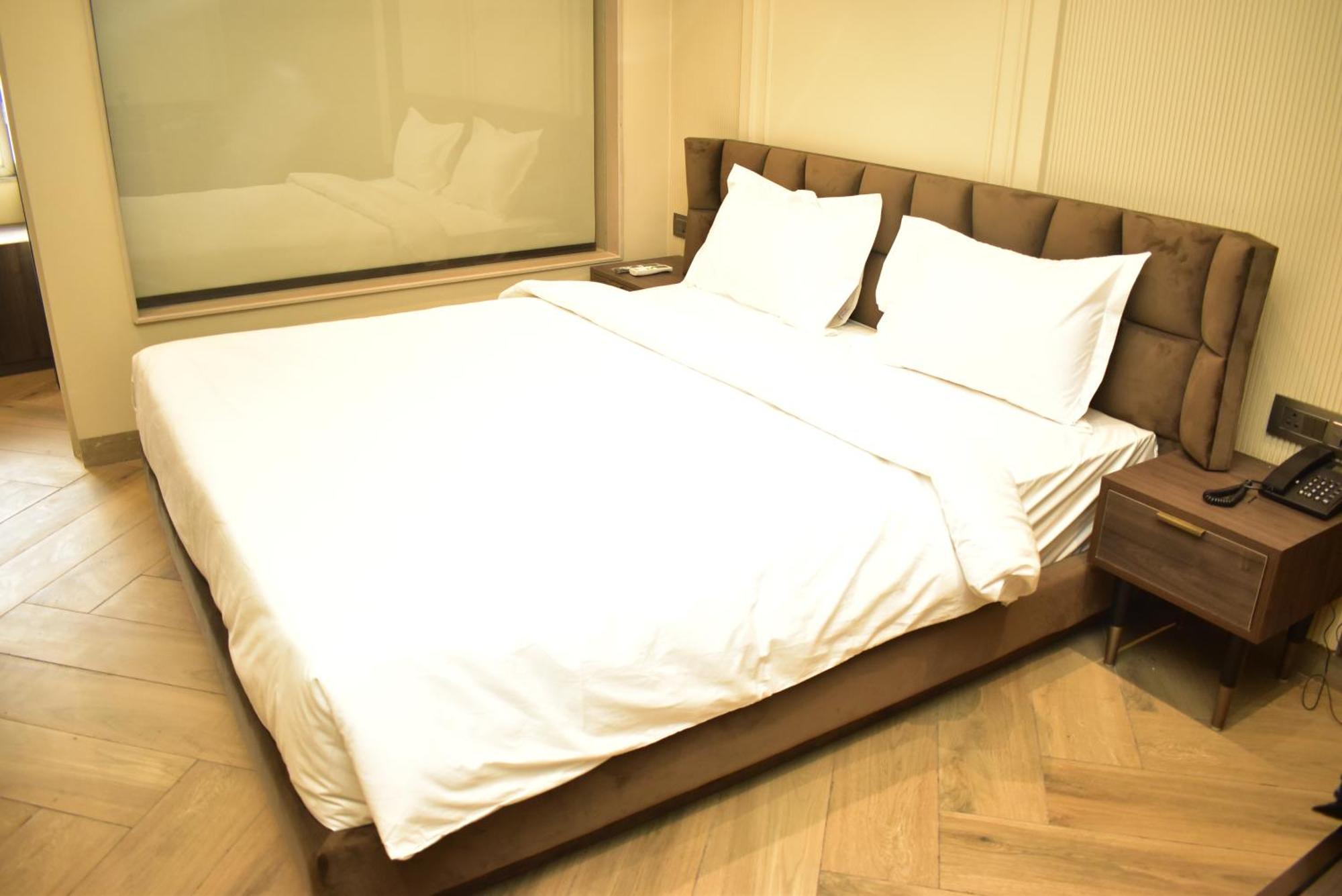 Hotel Cullinan By Qotel Janakpuri Delhi  Ngoại thất bức ảnh